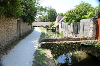 Limiter les vélos qui roulent le long des berges